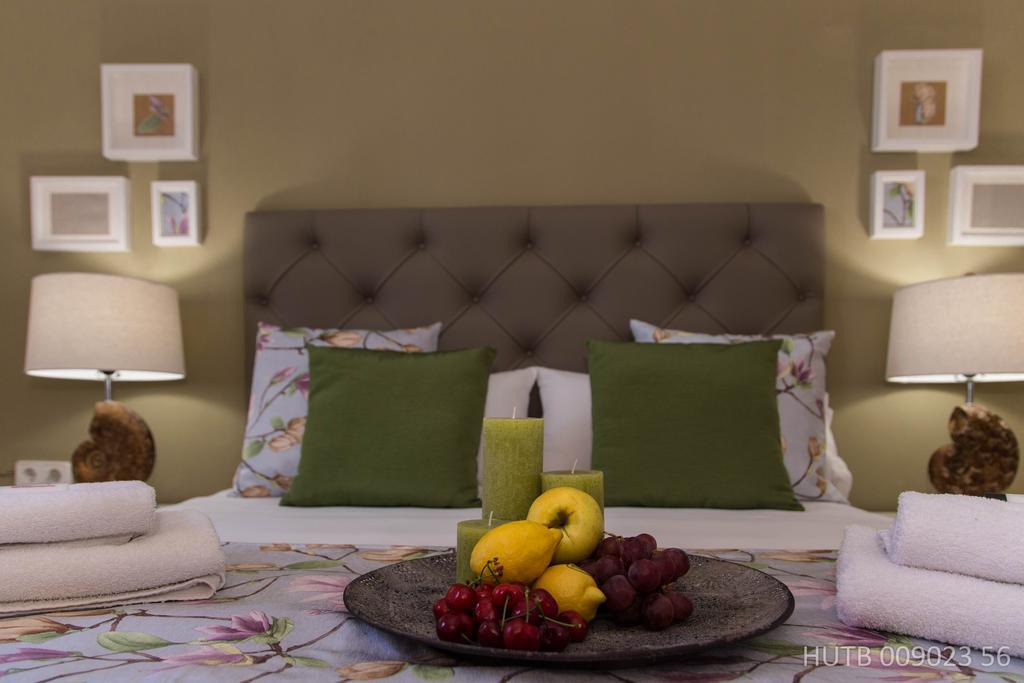 Alcam Bailen Garden Apartment Barcelona Bagian luar foto